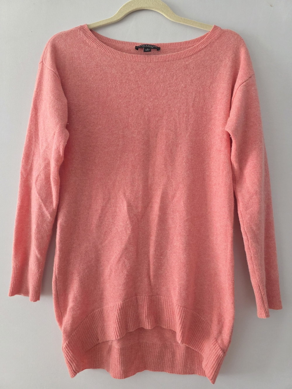 Ann Taylor Coral Scoopneck Lightweight Sweater
